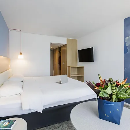 Ibis Styles Aix Les Bains Domaine De Marlioz מלון