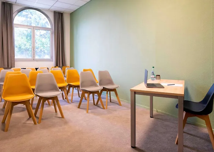 Ibis Styles Aix Les Bains Domaine De Marlioz 3* إيكس ليه با